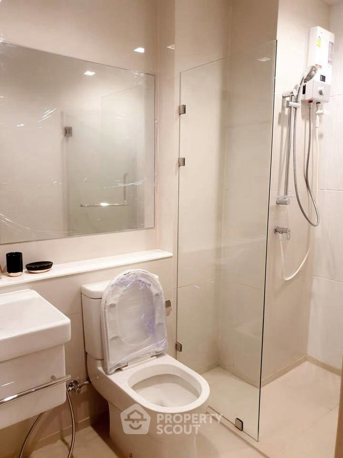 picture Studio Condo at Life One Wireless near BTS Phloen Chit (ID 2984772) - 7/8
