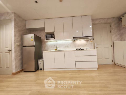 คอนโด 3-ห้องนอน ที่ บ้าน สาทร เจ้าพระยา คอนโดมิเนียม ใกล้ BTS กรุงธนบุรี (ID 2984976)