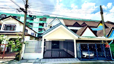 ทาวน์โฮม สถานีรถไฟฟ้าศูนย์ราชการเฉลิมพระเกียรติ : บ้านหลังริม แจ้งวัฒนะ 14  หลักสี่ หมู่บ้านชวนชื่น บางเขน  เยื้องศูนย์ราชการ แจ้งวัฒนะ  ใกล้รถไฟฟ้าสถานีแจ้งวัฒนะ 14  