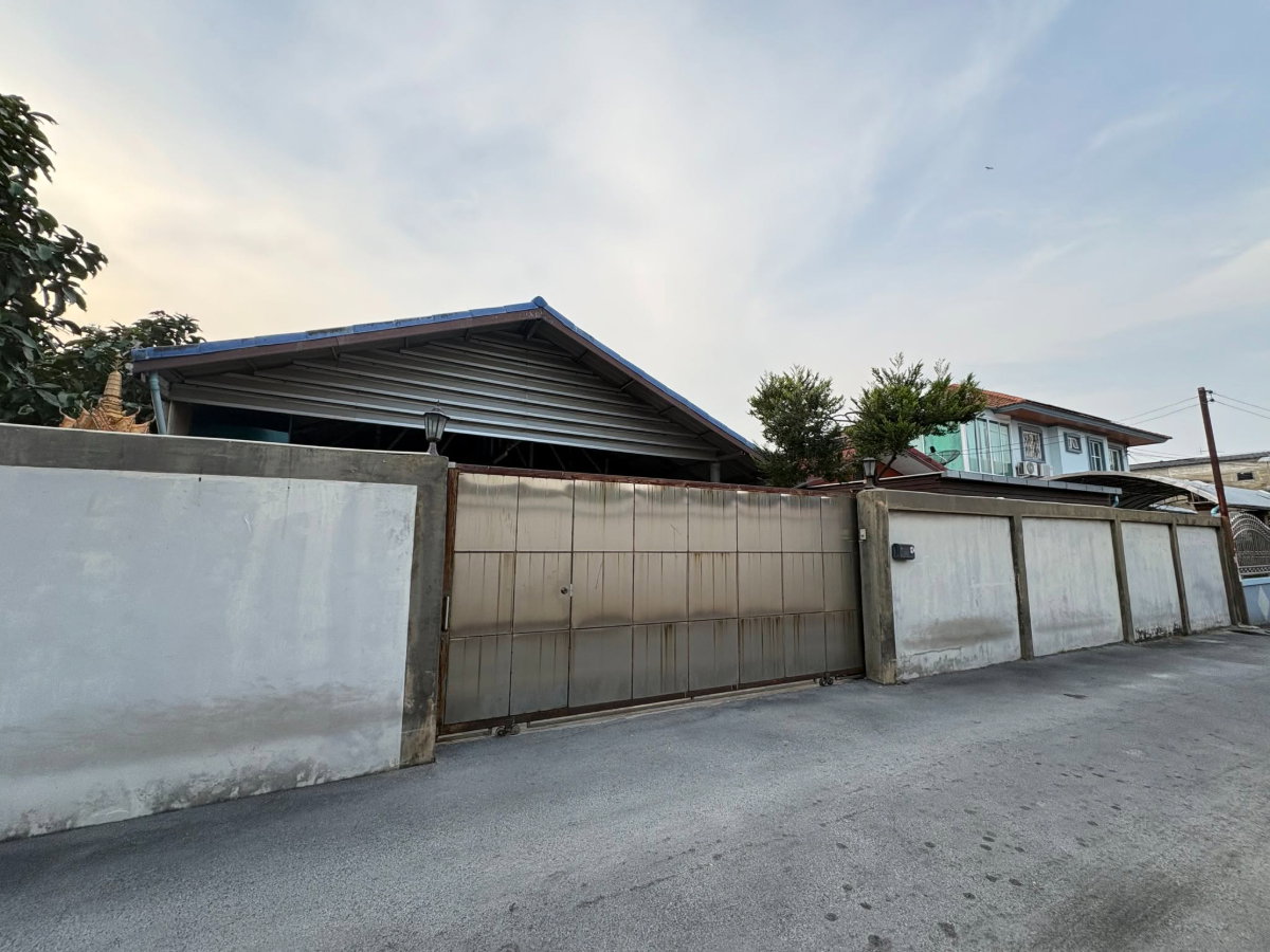 picture For rent House with Warehouse 89 wah located at Bangkae, Kanlapapruek - 1/8