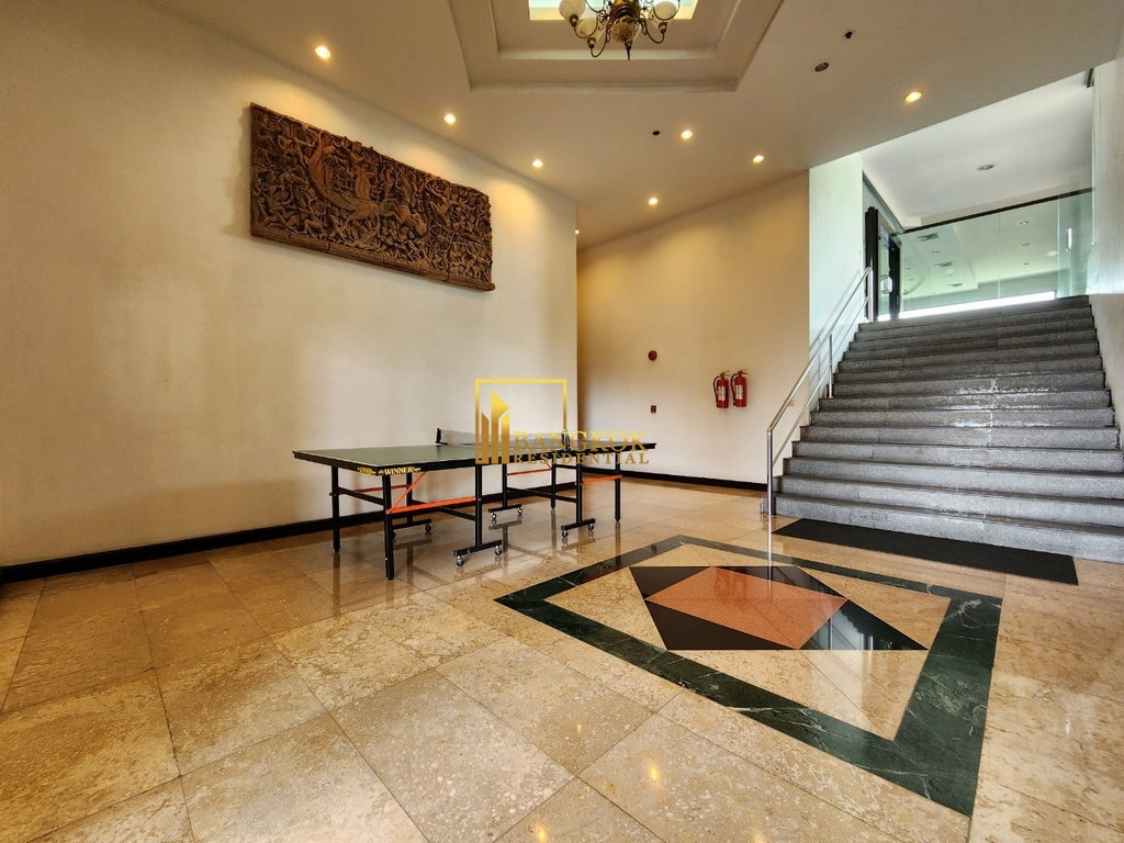 รูป Beautifully Renovated 4 Bedroom Duplex Penthouse in Ekkamai - BR20841AP - รูปที่ 46/57