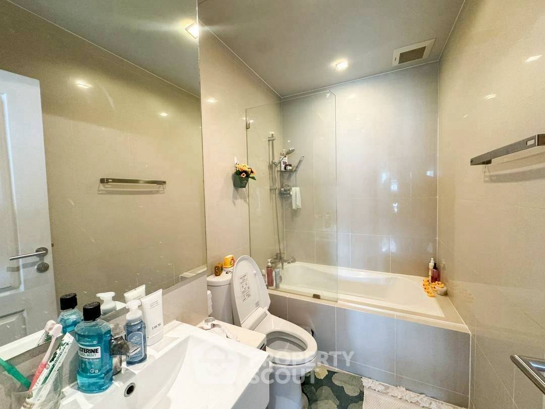 picture 1-BR Condo at Noble Refine Prompong near BTS Phrom Phong (ID 2095955) - 16/18