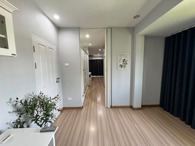 picture Single house for sale, corner unit, end unit, Ban Bueng, Chonburi. Good air, quiet and peaceful. - 9/16