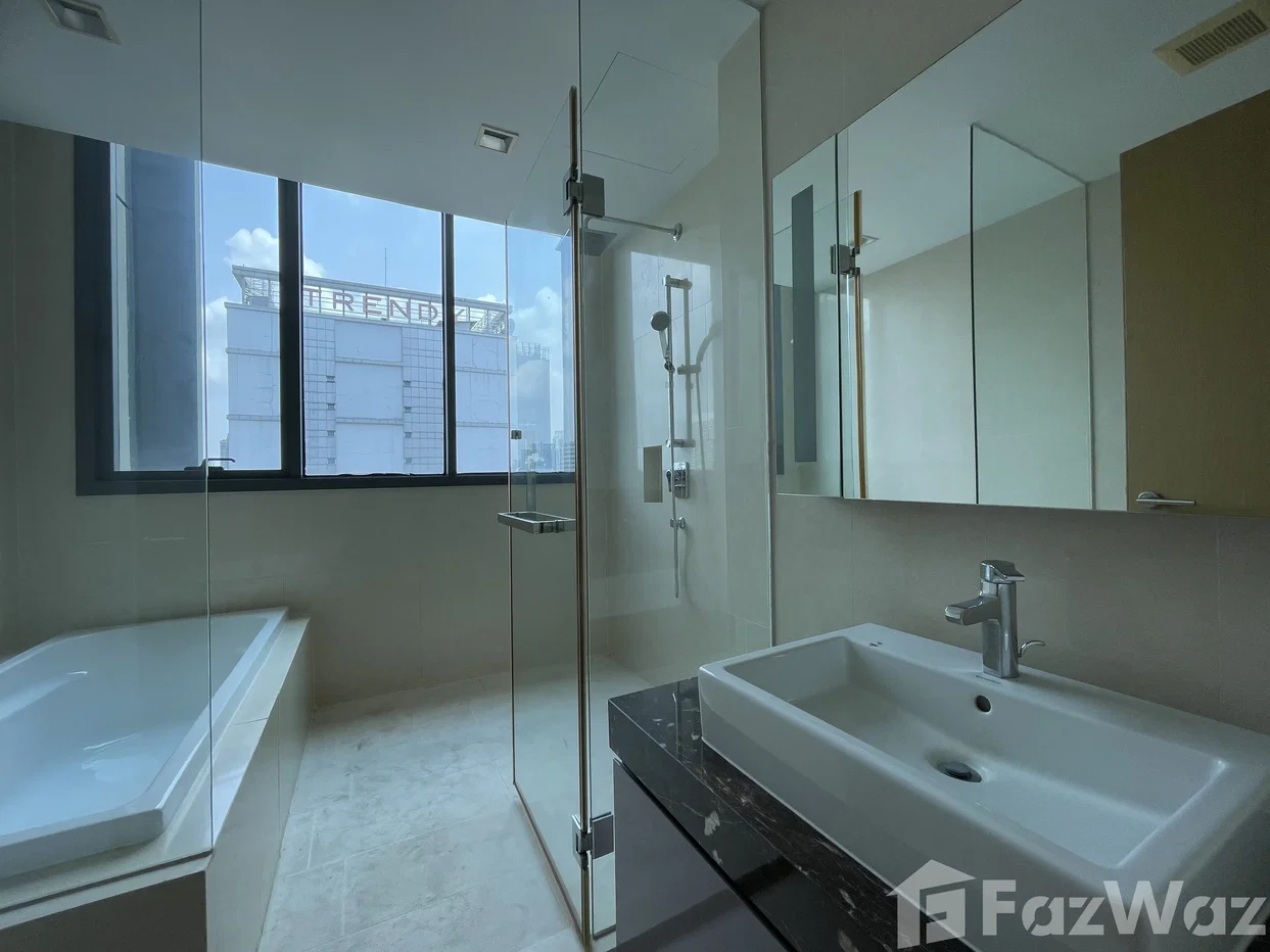 picture Top floor corner unit at Hyde 13 1755554 - 4/9