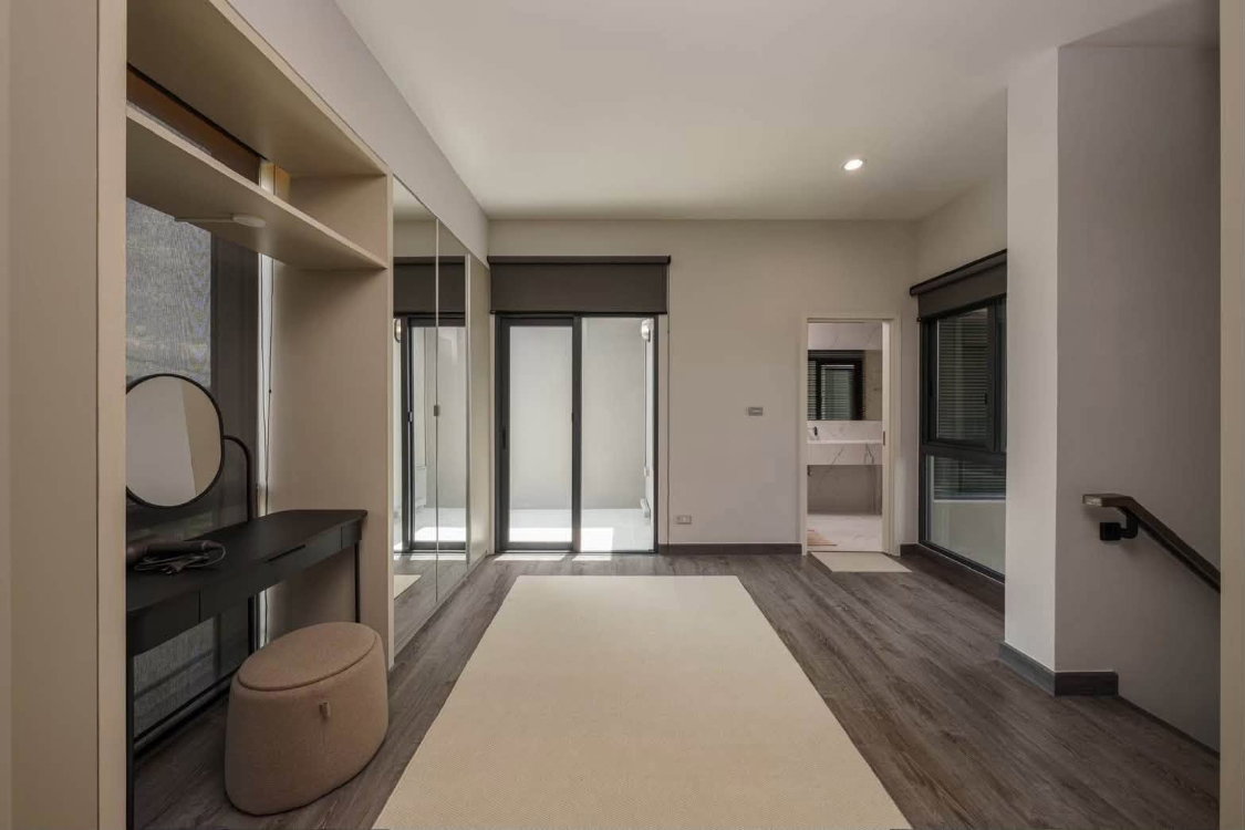 รูป RS6406 ให้เช่า  Baan Klang Muang Classe Sukhumvit 77 ทาวน์โฮมหรู 3 ชั้น สไตล์ Modern Luxury ใกล้ BTS อ่อนนุช - รูปที่ 13/14