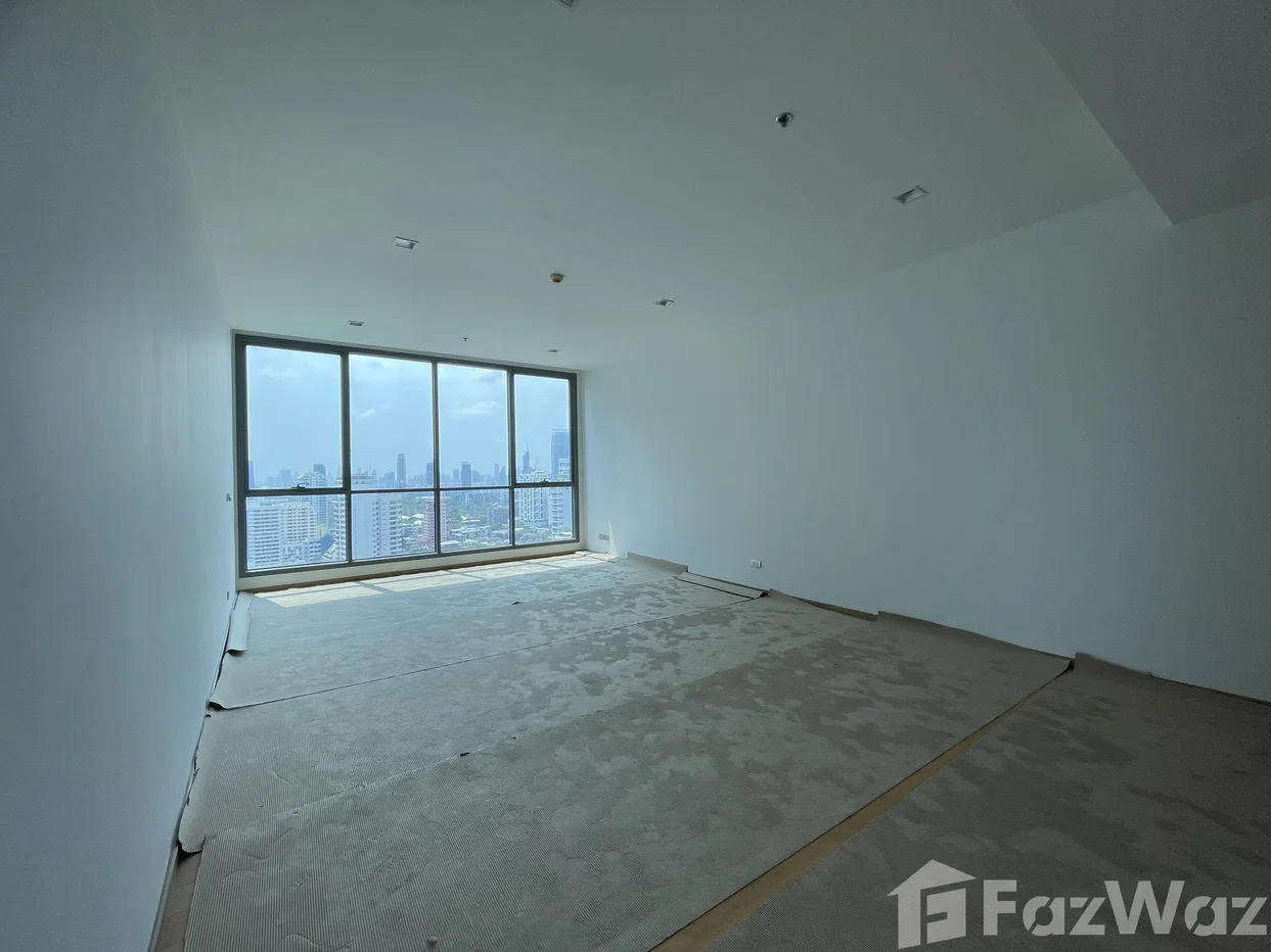 picture Top floor corner unit at Hyde 13 1755554 - 1/9