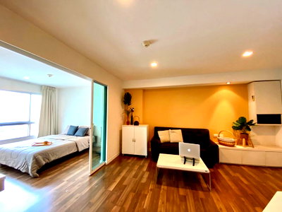 Condos for rent : Condo for rent, 1 bedroom, The Room Sukhumvit 79 size 40 square meters, 5th floor.