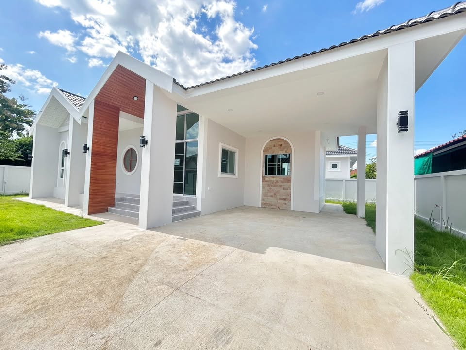 รูป 🏡ขายบ้านเดือนรัตน์ สันผักหวานอ.หางดง บ้านสร้างใหม่ หลังใหญ่ น่าอยู่ - รูปที่ 2/10