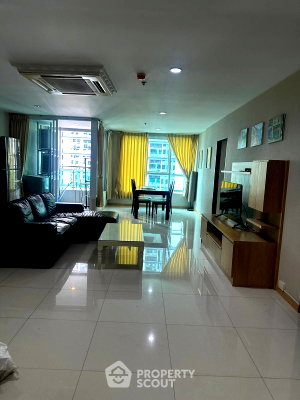 Condos for rent : Well-Priced 2-BR Condo, Sukhumvit Living Town Near MRT Phetchaburi (ID 2152934)