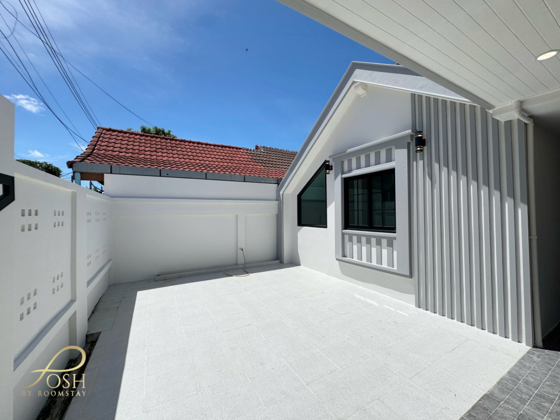 รูป ภูเก็ตวิลล่าสาม Phuket Villa3  รีโนเวทและต่อเติมทั้งหลังในสไตล์โมเดิร์น มาพร้อมอ่างอาบน้ำ ถนนหน้าบ้านกว้างไม่แออัด - รูปที่ 6/19