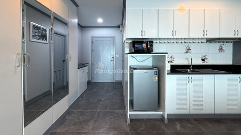 🛏️ Studio - 🛁 1 ห้องน้ำ - 🏙️ Pool View - 🌏 ชื่อชาวต่างชาติ - 🏢 TW Jomtien Beach Condominium Pattaya - รหัส: TW10