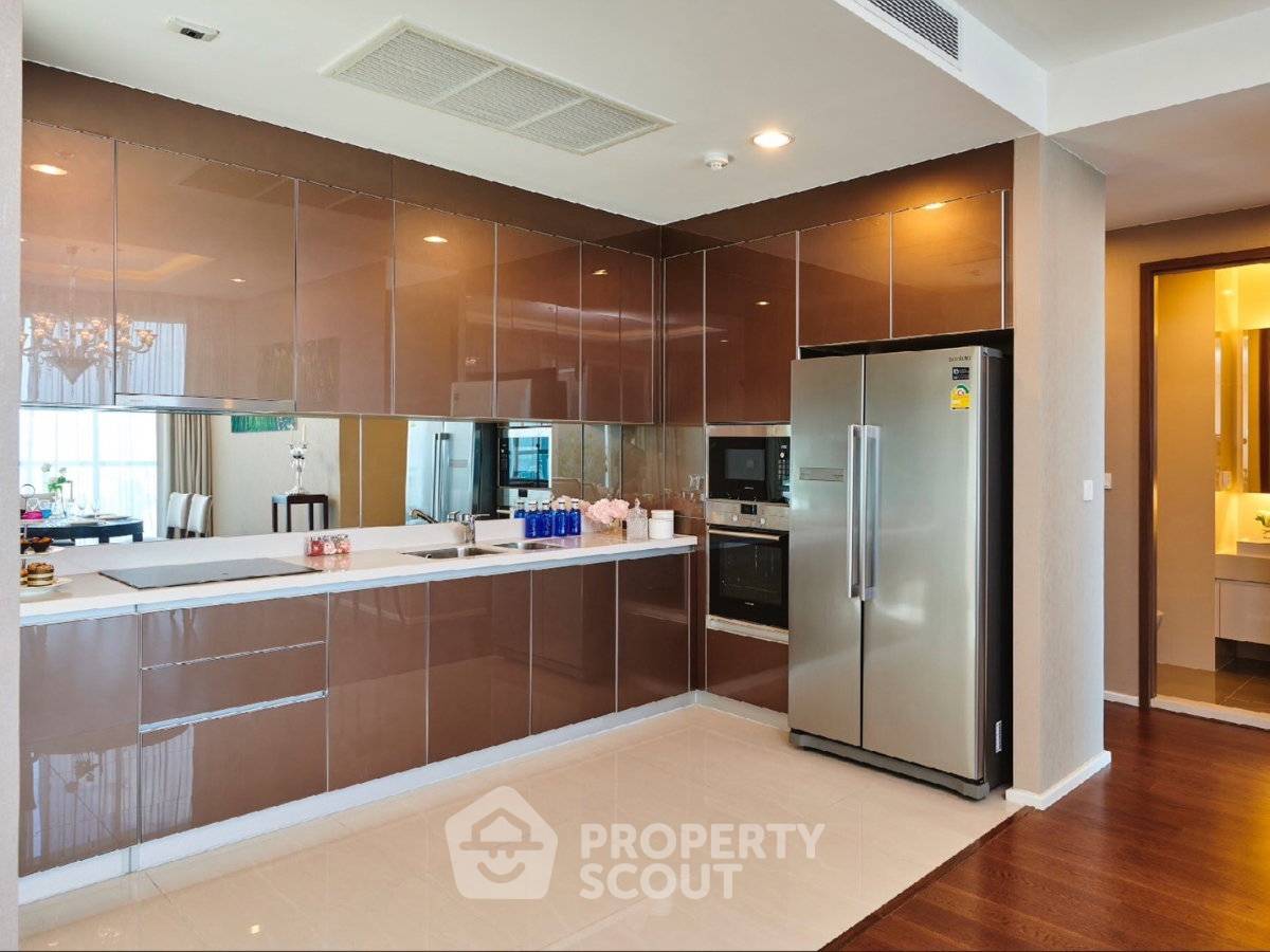 picture 3-BR Condo at Menam Residences in Wat Phraya Krai (ID 2991288) - 7/17
