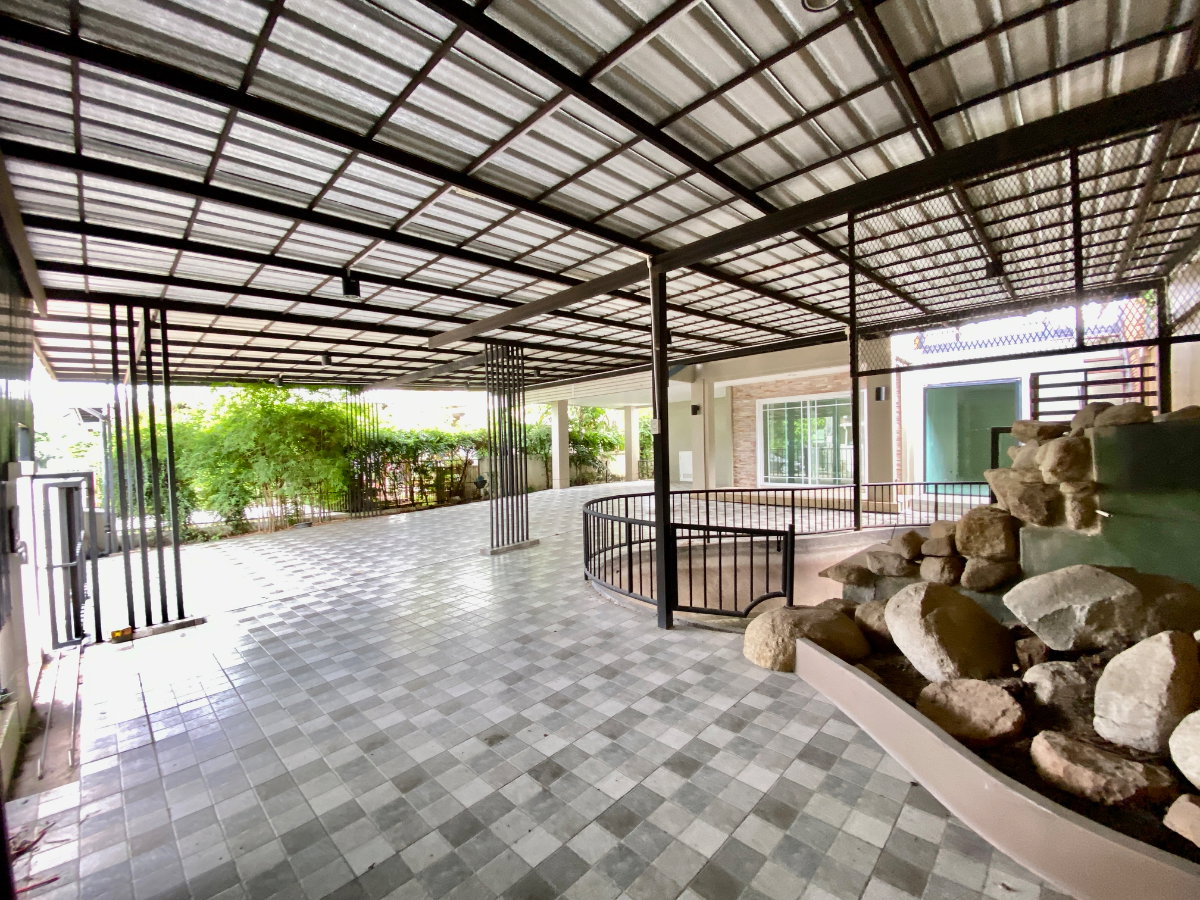 รูป ขายด่วน ขายขาดทุน บ้านเดี่ยวหลังริม มัณฑนา รามอินทรา – วงแหวน ที่ดินใหญ่ 88 ตร.ว. จอดรถได้ถึง 6 คัน ความเป็นส่วนตัวสูง ใกล้ส่วนกลาง - รูปที่ 3/26