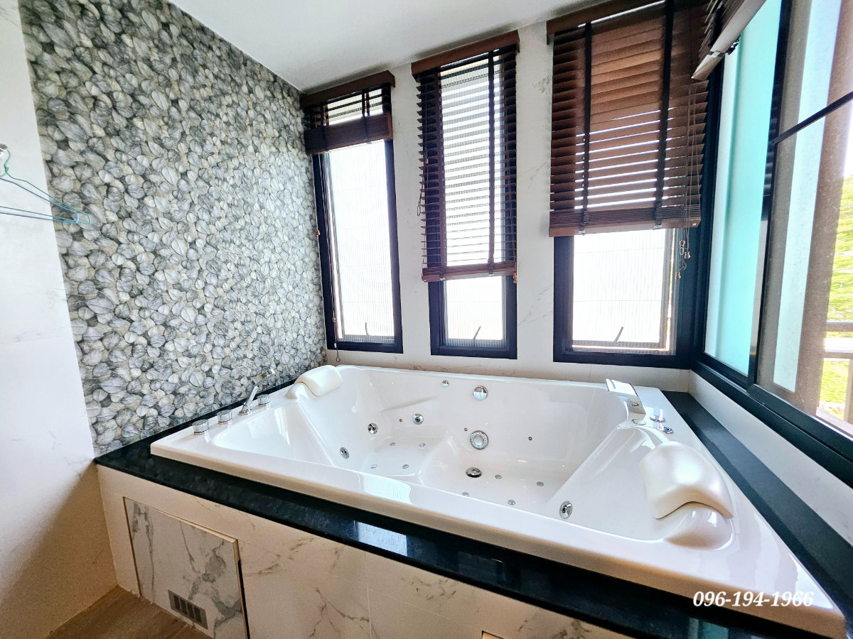 รูป Private Luxury! คฤหาสน์ 5 นอน พร้อม Solar Cell + สระว่ายน้ำ ส่วนตัวขั้นสุด 🏊 - รูปที่ 28/46