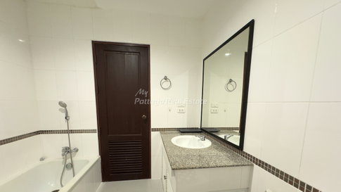 🛏️ Studio - 🛁 1 Bath - 🏙️ Pool View - 🌏 FOREIGN name - 🏢 TW Jomtien Beach Condominium Pattaya - Ref: TW08