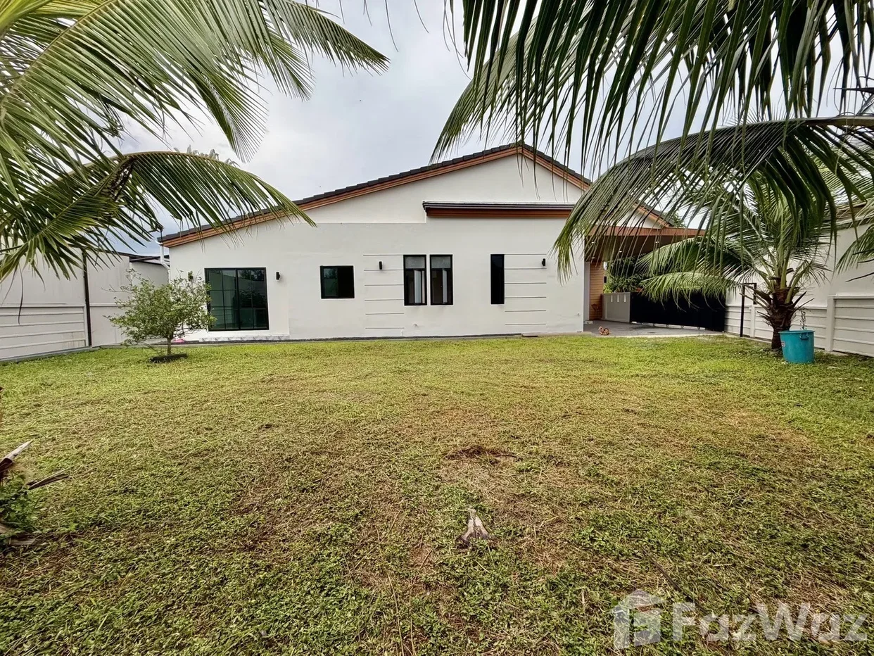 รูป Corner Semi-Detached House in Town – No Direct Neighbors 6459207 - รูปที่ 23/25