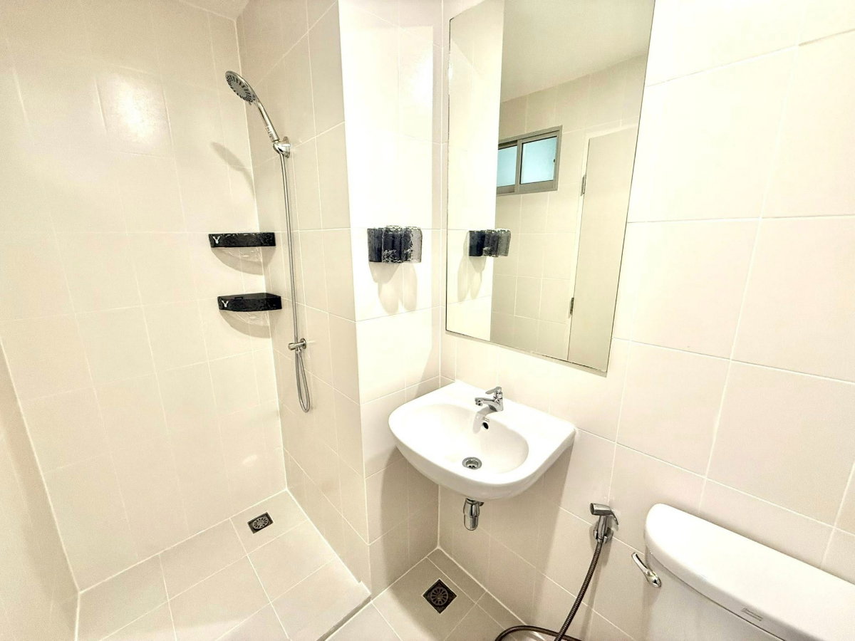 picture Room for sale  v condo Ladkrabang - 15/15
