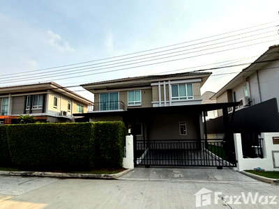 Houses for rent Bangkok : 3 Bedrooms House for rent at life bangkok boulevard Wongwaen 5332595