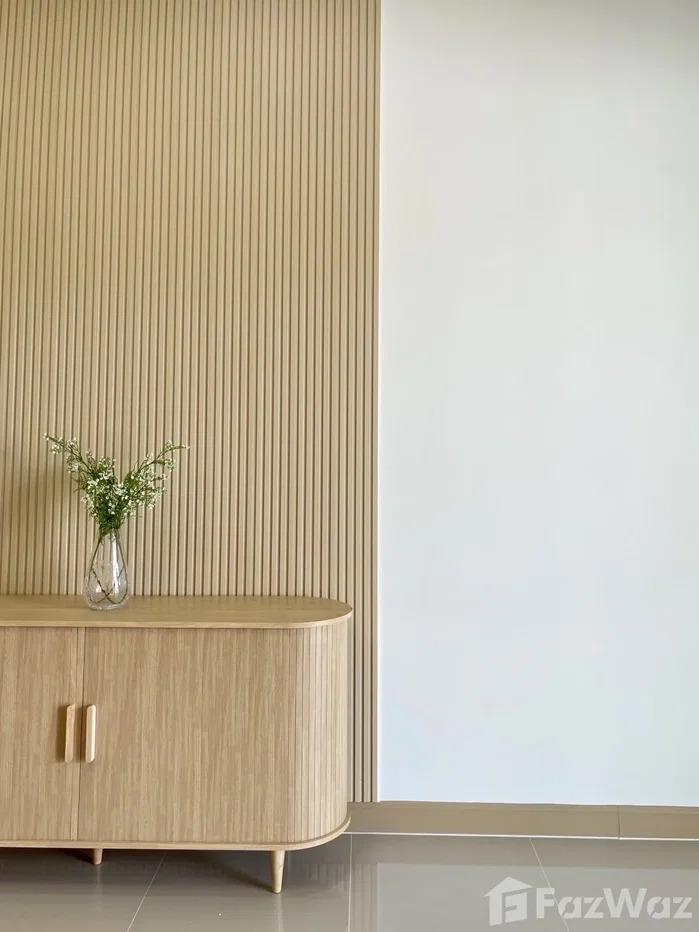 รูป Corner Semi-Detached House in Town – No Direct Neighbors 6459207 - รูปที่ 13/25