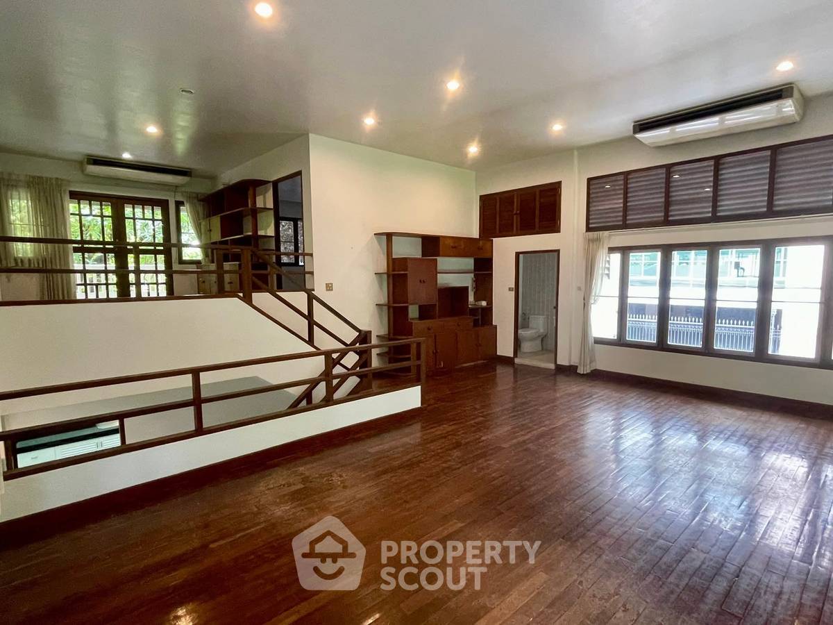 picture 2-BR House near BTS Phloen Chit (ID 2987381) - 3/17
