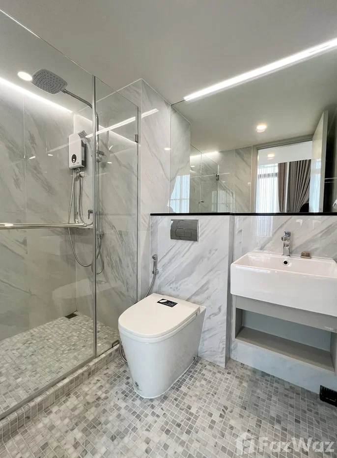picture Located in the heart of CBD Sathon district 6457962 - 4/6