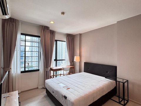 Rhythm asoke 2 for rent near MRT Rama 9
