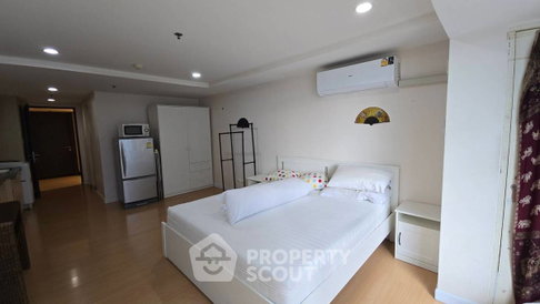 Studio Condo at The Trendy Condominium near BTS Nana (ID 2991977)