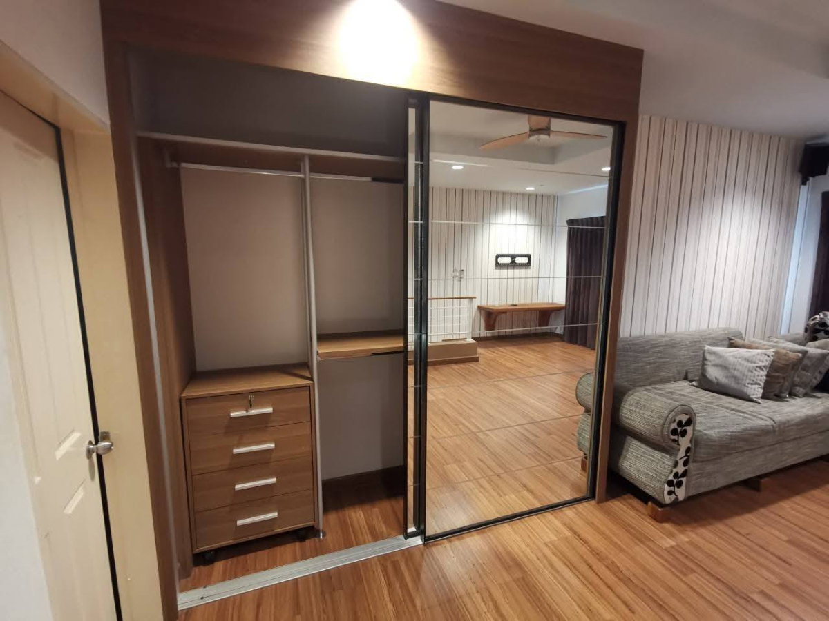 รูป บ้านกลางกรุง แกรนด์เวียนนา พระราม 3 ขายทาวน์โฮม 3 ชั้น 3 ห้องนอน โทร 063-6165390 - รูปที่ 10/15
