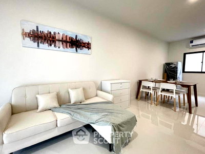 Townhouses for rent Samut Prakarn : 2-BR Townhouse at Altitude Kraf Bangna in Bang Kaeo (ID 2989491)