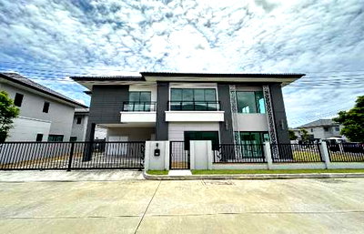 Houses for sale Nonthaburi : Single house for sale, new, corner house, Chewarom Village, Nakhon In, near Rajapruek University and The Walk, 94 sq m, 2 floors
