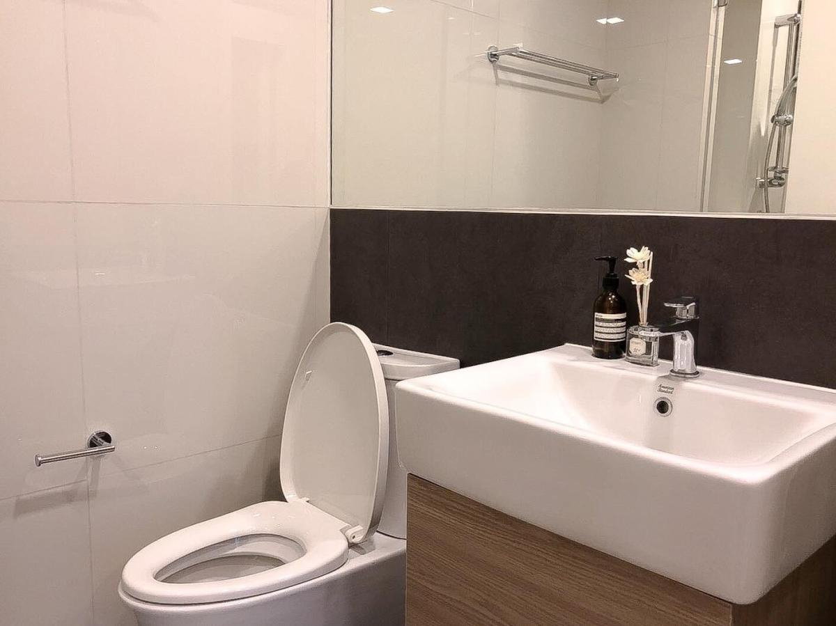 รูป 🏙️✨ FOR RENT: Chambers On-Nut Station — MODERN CITY LIVING! 💰 Rental Price: 16,000 THB/month!! - รูปที่ 3/18