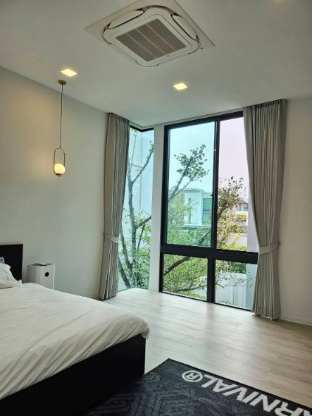 รูป RS6432 ขาย ให้เช่า บ้านเดี่ยวระดับ Ultra Luxury 3 ชั้น VIVE Krungthep Kreetha (VIVE 2)  - รูปที่ 12/20