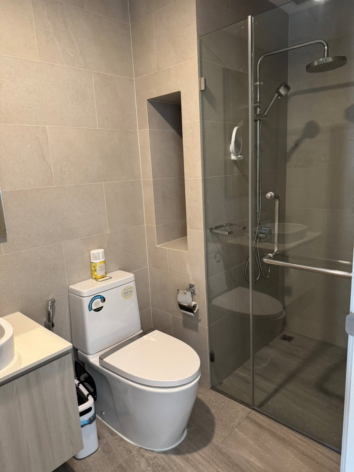 picture Available for rent now! Infinity One condo Central Mall - 9/12
