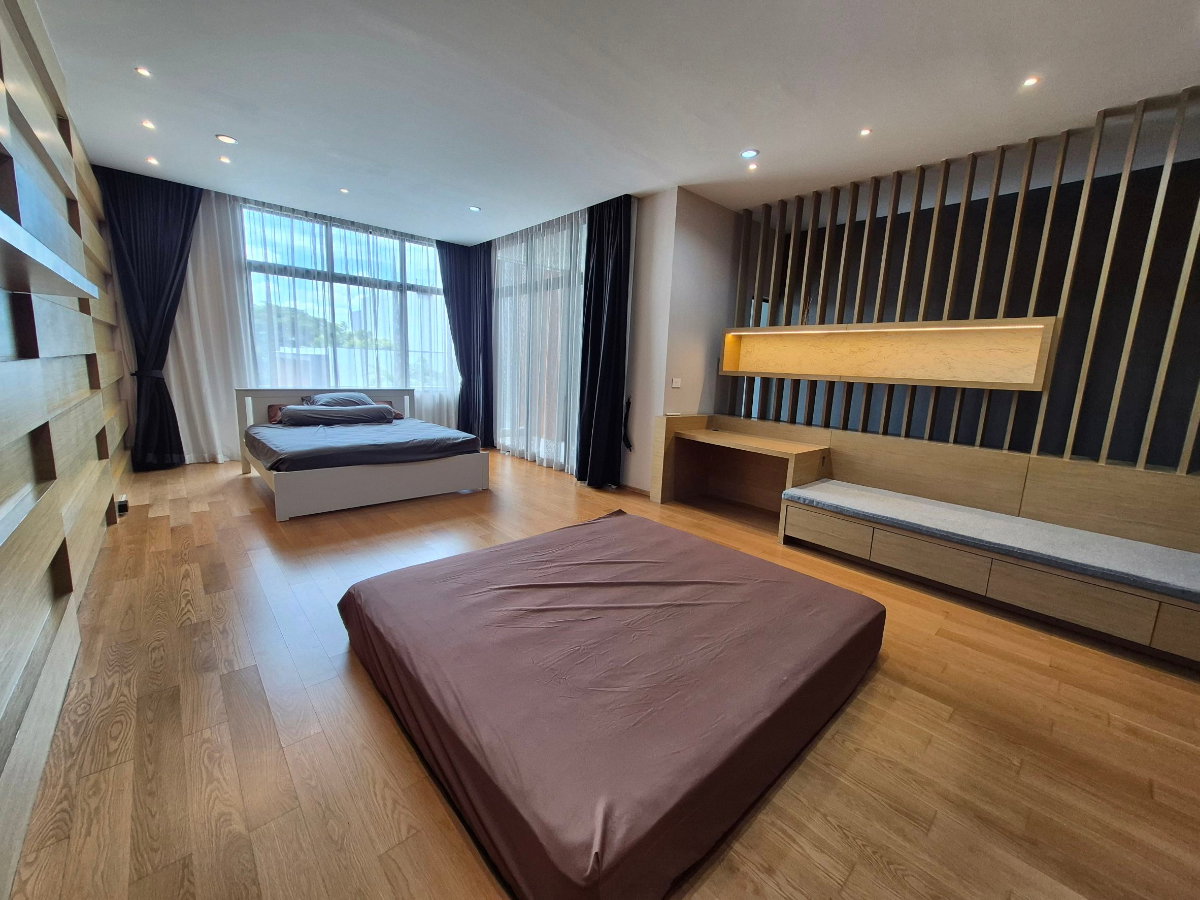 รูป Modern Luxury TownHome⭐3 Bedroom⭐Krungthep Kreetha Road - รูปที่ 12/30