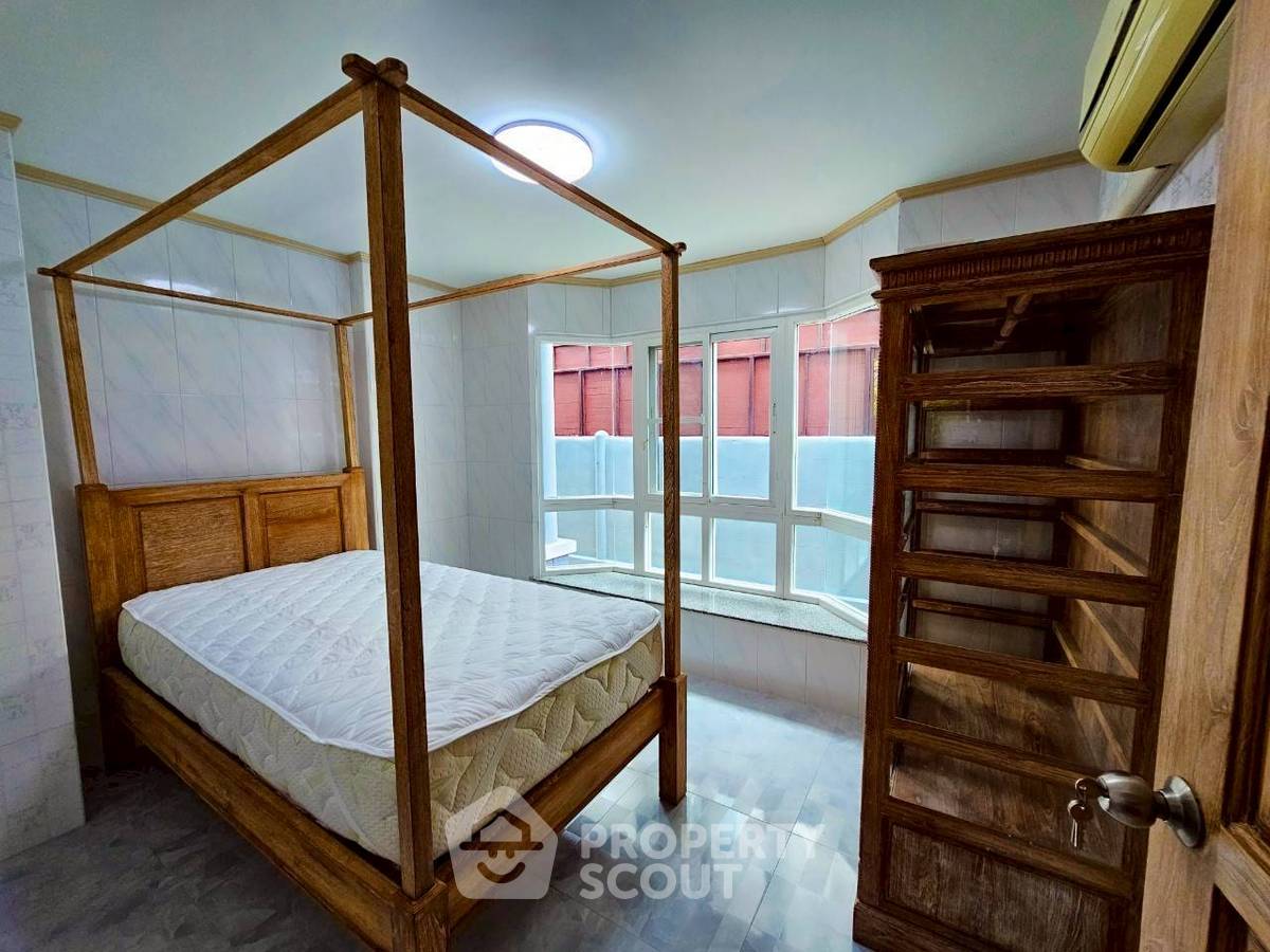 picture 4-BR House in Chai Sathan (ID 2989602) - 16/32