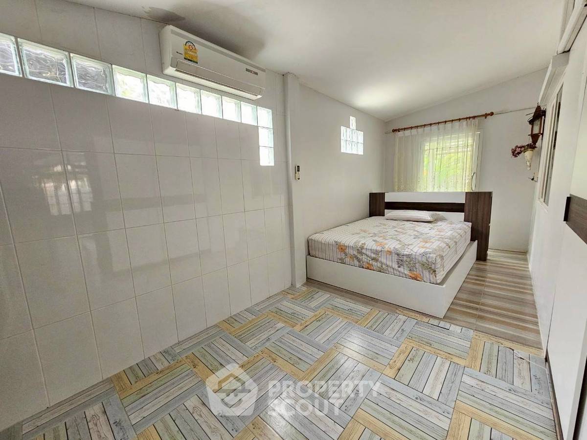 picture 5-BR House in Chai Sathan (ID 2989663) - 9/22
