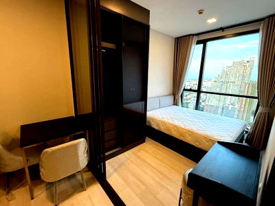 Condos for rent : Condo for rent "The Privacy Jatujak“33rd floor, 27.50 SQM 1 bedroom, 1 bathroom, city view, conveniently located near BTS Mo Chit and MRT Chatuchak.