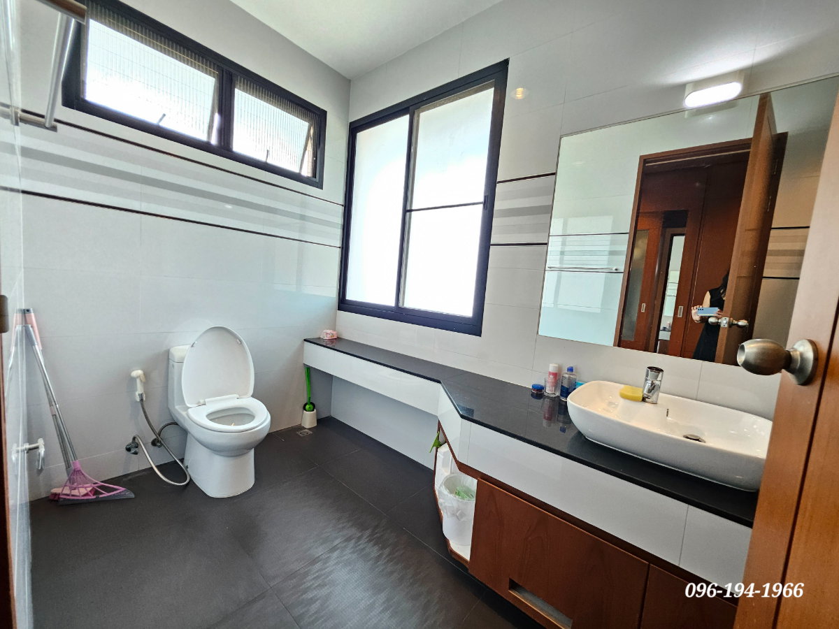 รูป Private Luxury! คฤหาสน์ 5 นอน พร้อม Solar Cell + สระว่ายน้ำ ส่วนตัวขั้นสุด 🏊 - รูปที่ 38/46