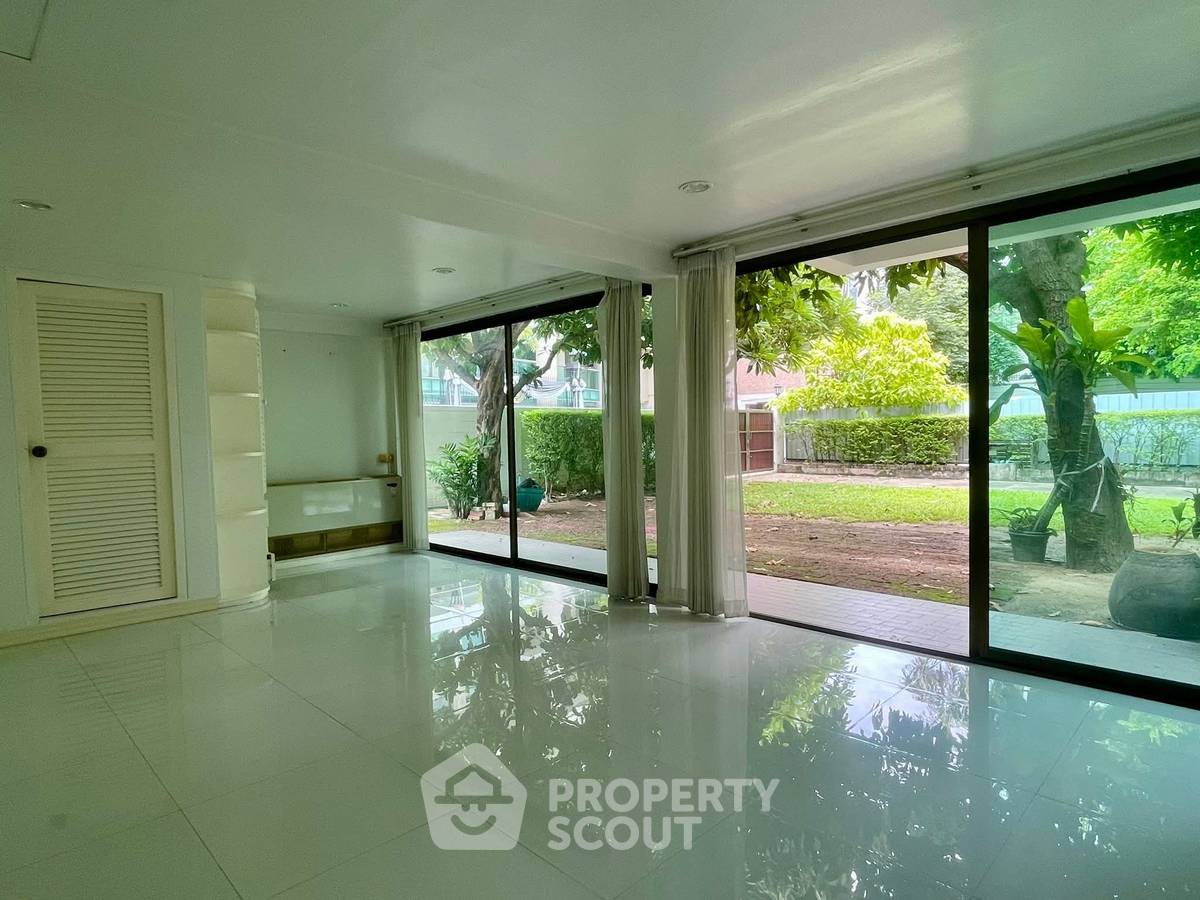 picture 2-BR House near BTS Phloen Chit (ID 2987381) - 11/17