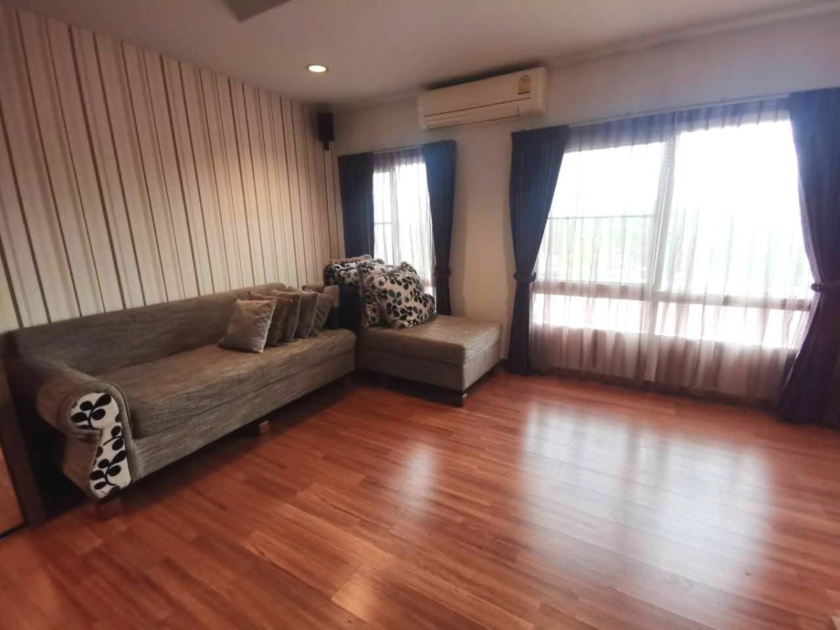 รูป บ้านกลางกรุง แกรนด์เวียนนา พระราม 3 ขายทาวน์โฮม 3 ชั้น 3 ห้องนอน โทร 063-6165390 - รูปที่ 6/15