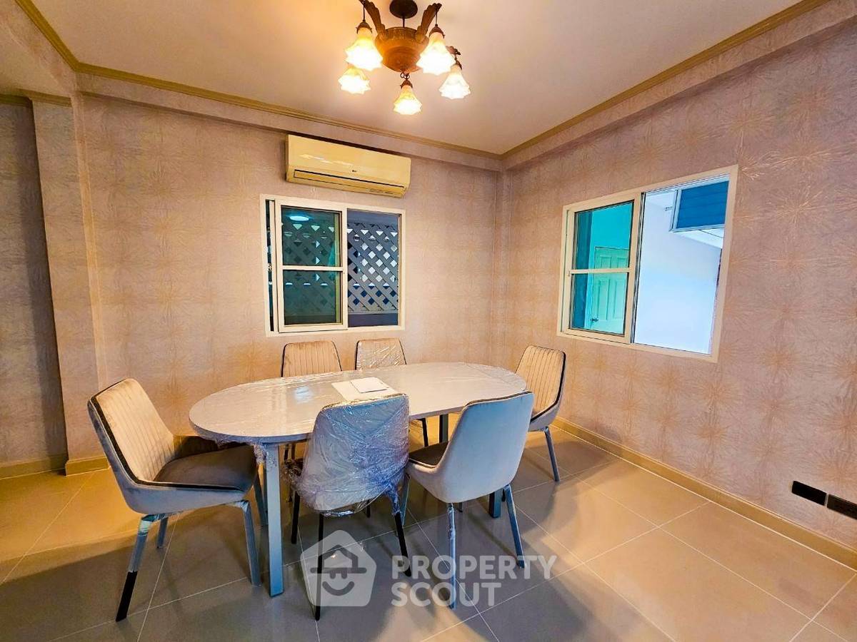 picture 4-BR House in Chai Sathan (ID 2989602) - 18/32