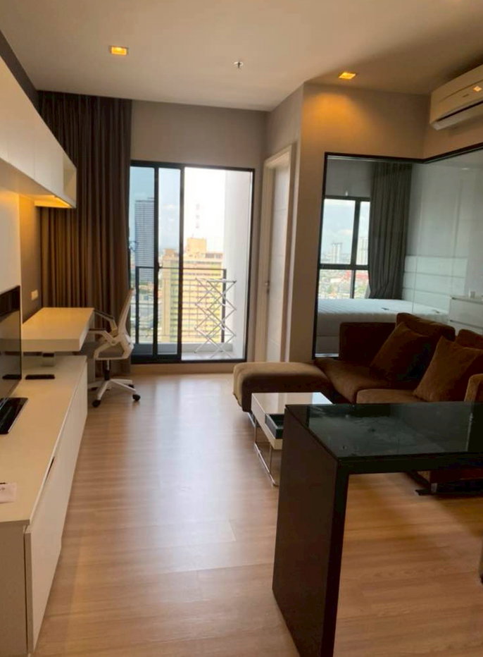 รูป 🌆 1BR ชั้นสูง วิวสวย ใกล้ ICONSIAM 🚆 แต่งครบ พร้อมอยู่ 🏡 Urbano Absolute เพียง 19,000/เดือน ✨ - รูปที่ 1/5