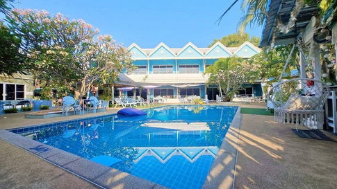 ขายรีสอร์ทบรรยากาศดี ใกล้ทะเลบางเสร่ พร้อมสิ่งปลูกสร้างและใบอนุญาต