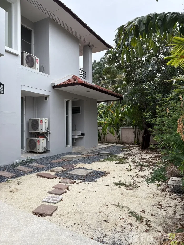picture Corner House for rent 5368274 - 2/5