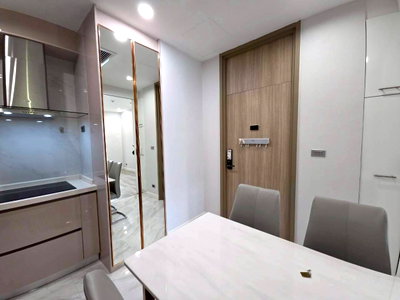 ขายคอนโด : For sale! ...ขายคอนโด Noble Ploenchit: โนเบิล เพลินจิต - ติดรถไฟฟ้า BTS เพลินจิต (1 ห้องนอน 1 ห้องน้ำ ขนาด 51.73 ตรม)