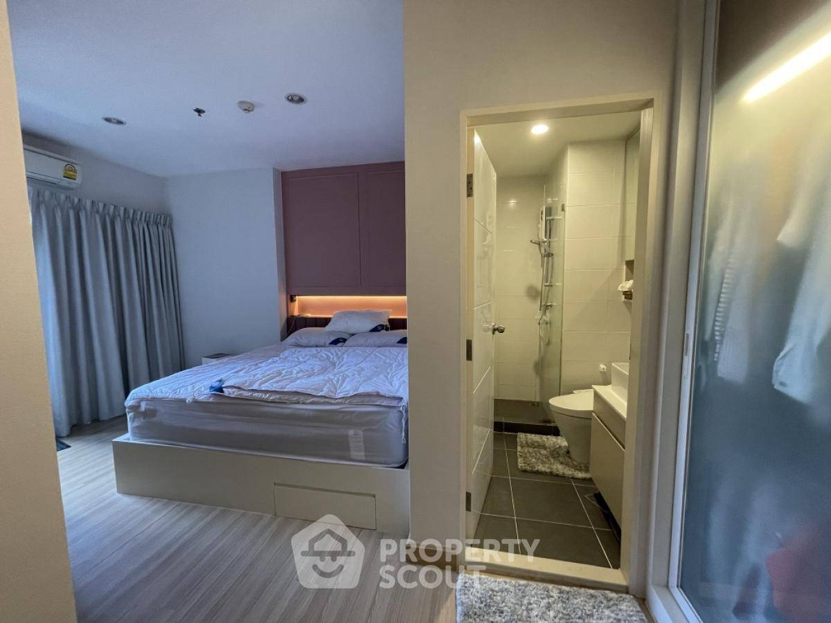 picture 2-BR Condo at The Niche Mono Ratchavipha near MRT Bang Son (ID 1698578) - 10/15