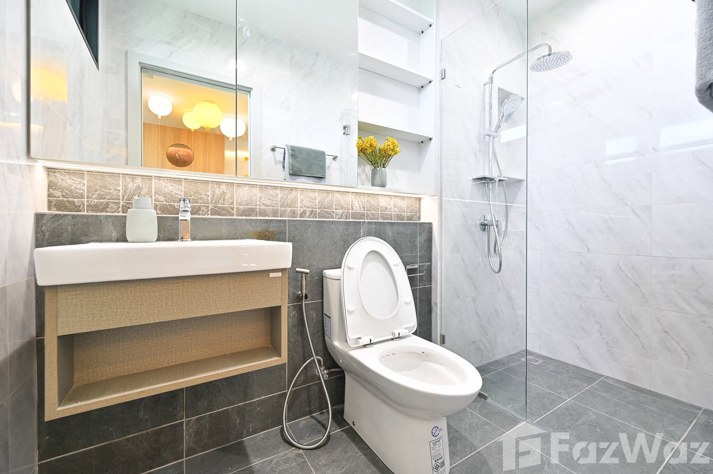 รูป พรีเมียมทาวน์โฮม 3 ชั้น สไตล์ โมเดิร์น คลาสสิค 5659777 - รูปที่ 15/18