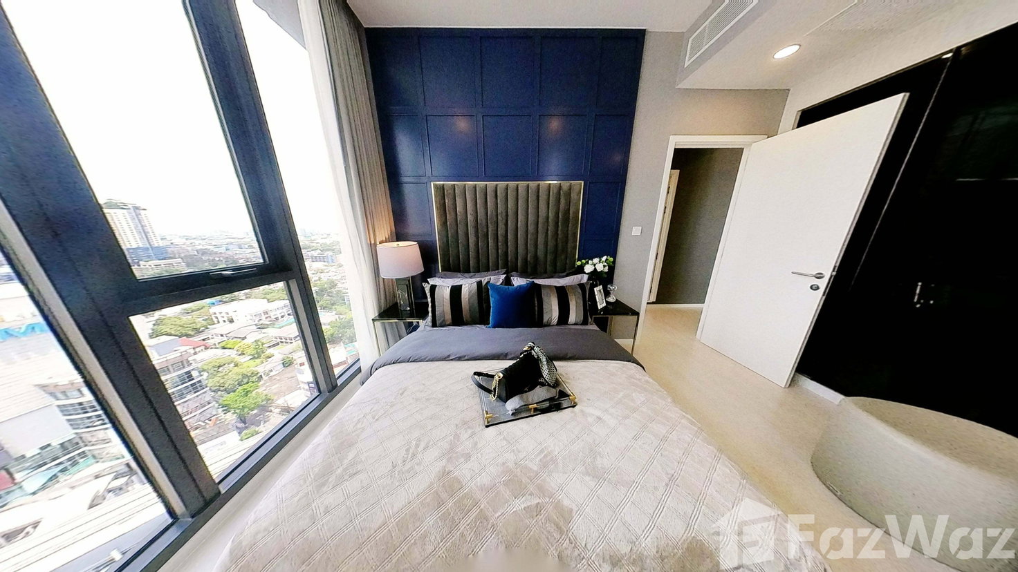 picture 2 Bedroom Condo for sale at Mazarine Ratchayothin  1887362 - 10/11