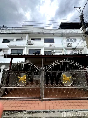 Townhouses for rent วิทยาลัยอาชีวศึกษาเอี่ยมละออ : 3 Bedroom Townhouse for rent at Baan Sri Pramot 5611138