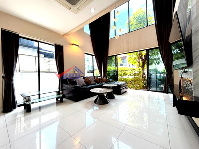 บ้านเดี่ยวให้เช่า : 🏡 ให้เช่าบ้าน - บ้านลุมพินี สวนหลวง ร.9 สไตล์ Modern Luxury แปลงมุมส่วนตัวสูง ลมดี แสงเข้าทั่วบ้าน REF. 067HSRK